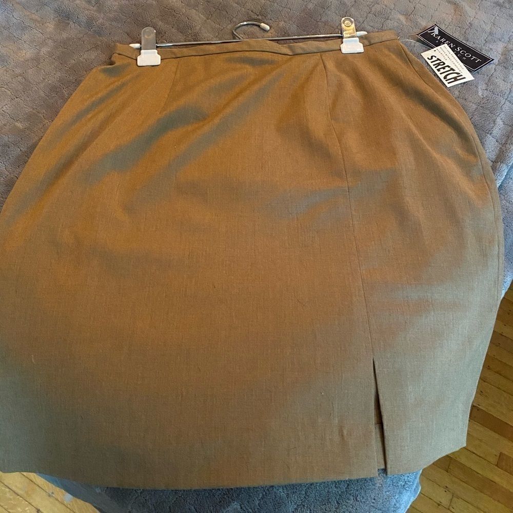 NWT Karen Scott Skirt with Stretch!